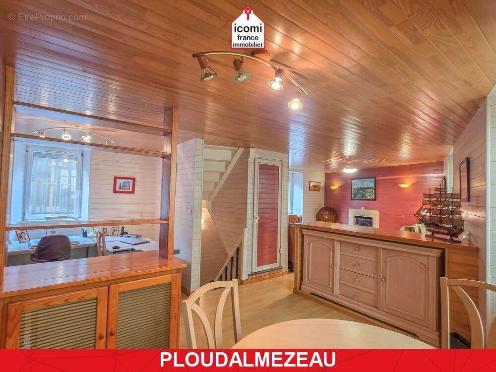 Commerce à PLOUDALMEZEAU