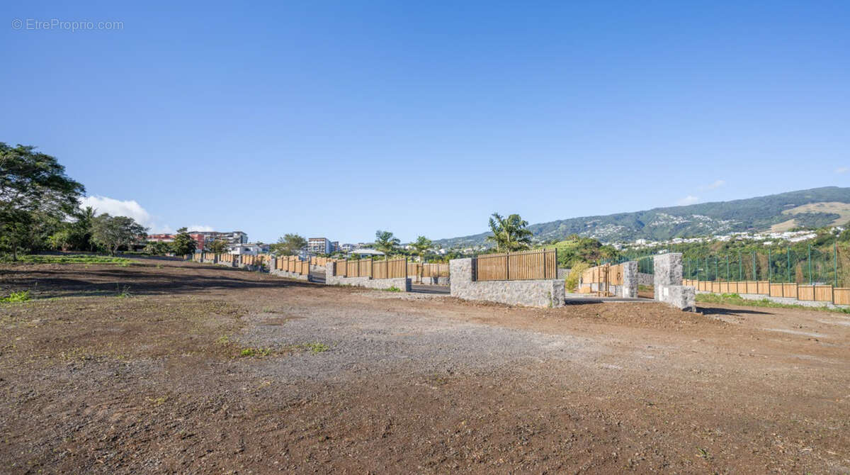 Terrain à SAINTE-MARIE