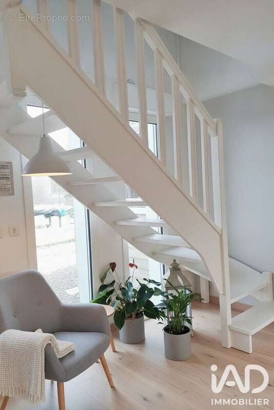 Maison 156 m² à Fontenai-Les-Louvets  - photo 2