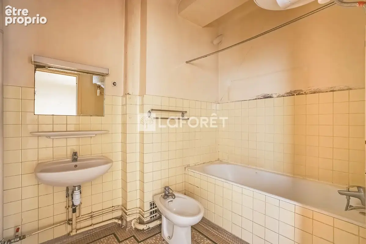 Paris 15e - George Brassens  Appartement de 75 m² au fort potentiel, esprit loft industriel - photo 7