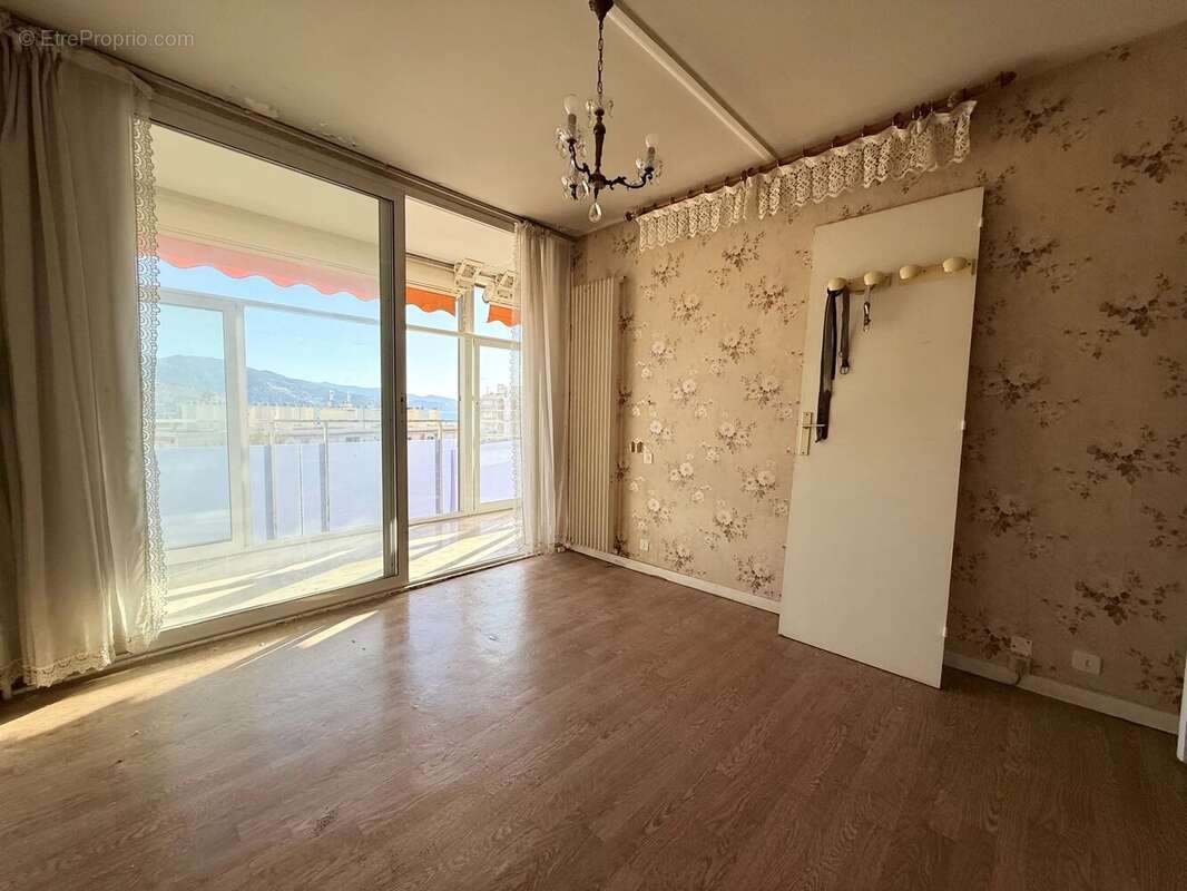 Appartement à ROQUEBRUNE-CAP-MARTIN