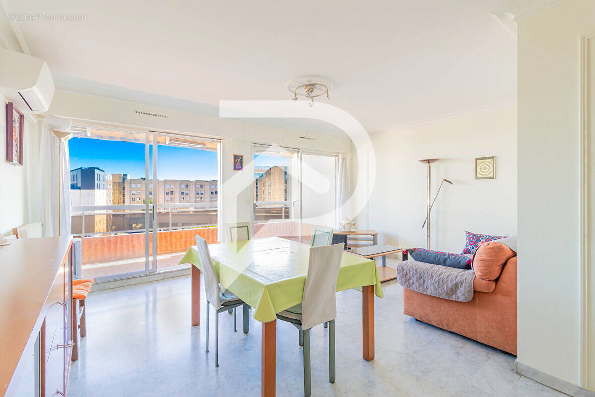 Appartement à MARSEILLE-5E