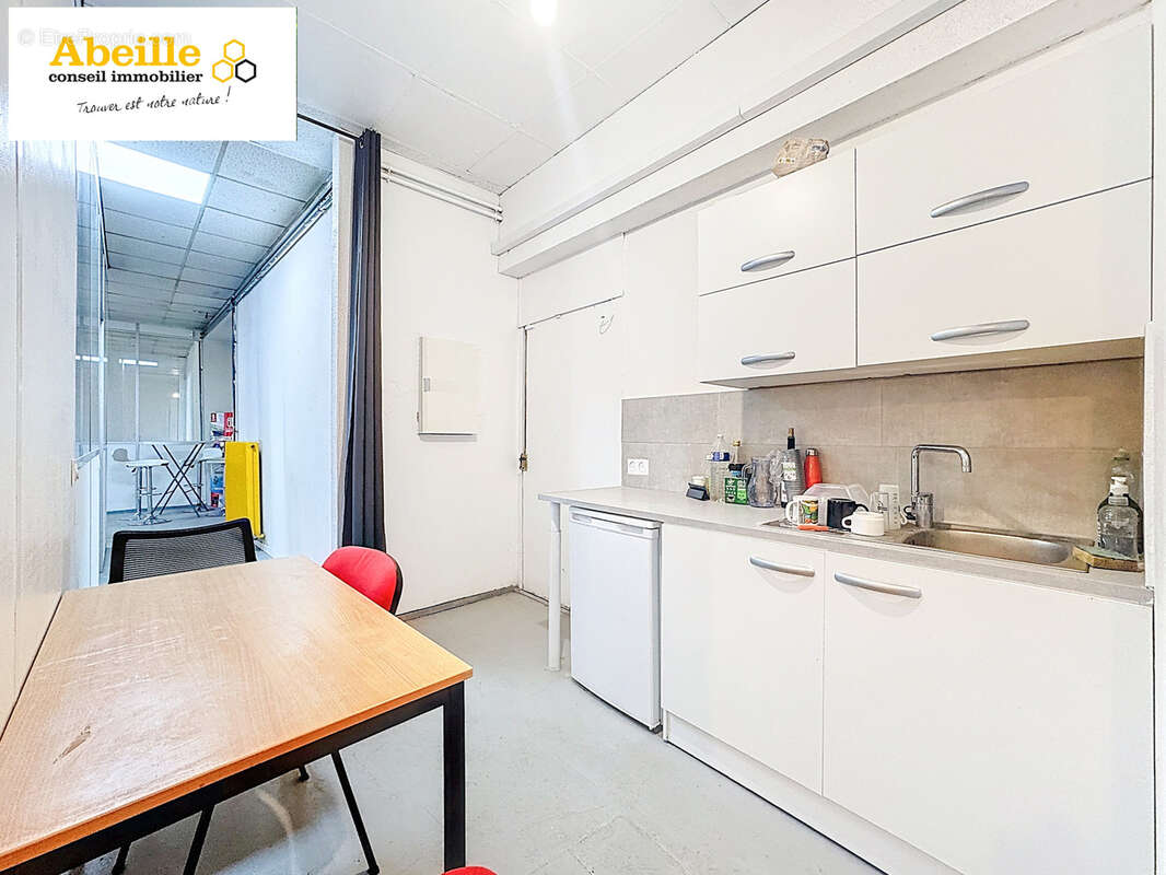 Commerce à MAUCHAMPS