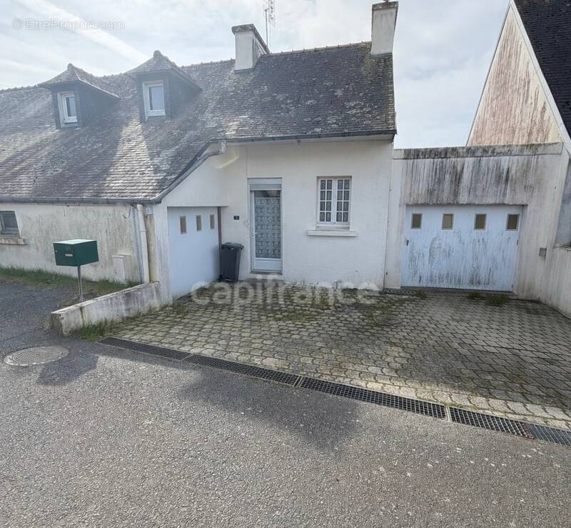 Maison à POULLAOUEN