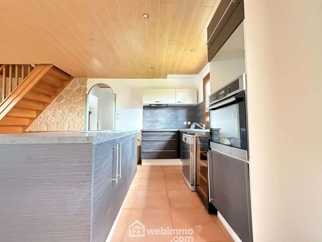 Elle est entièrement équipée - Maison à FRESSANCOURT