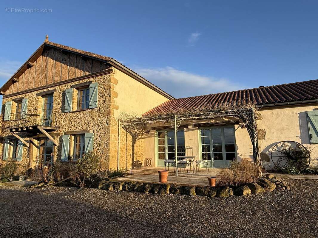 Maison à SEISSAN