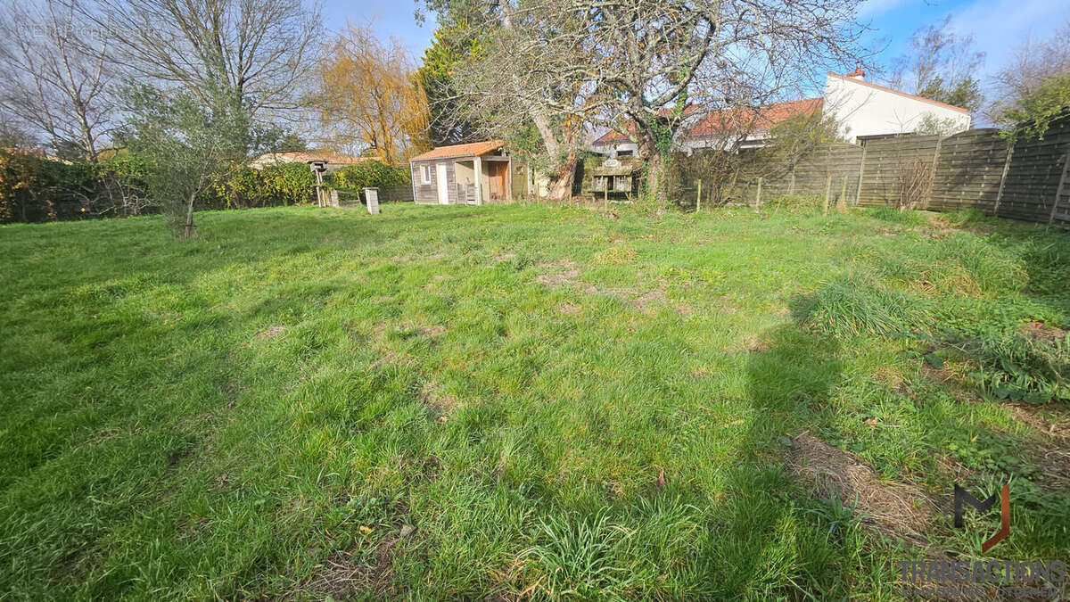 Terrain à SAINTE-PAZANNE