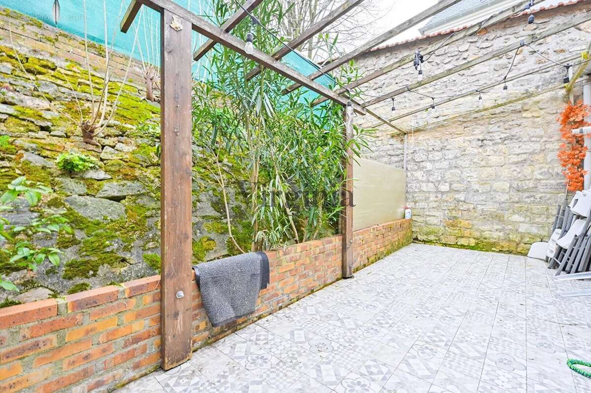 Appartement à CHARENTON-LE-PONT