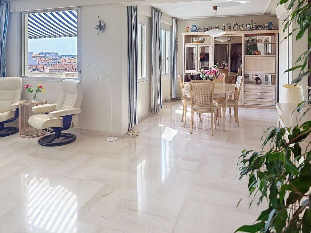 Appartement à CANNES