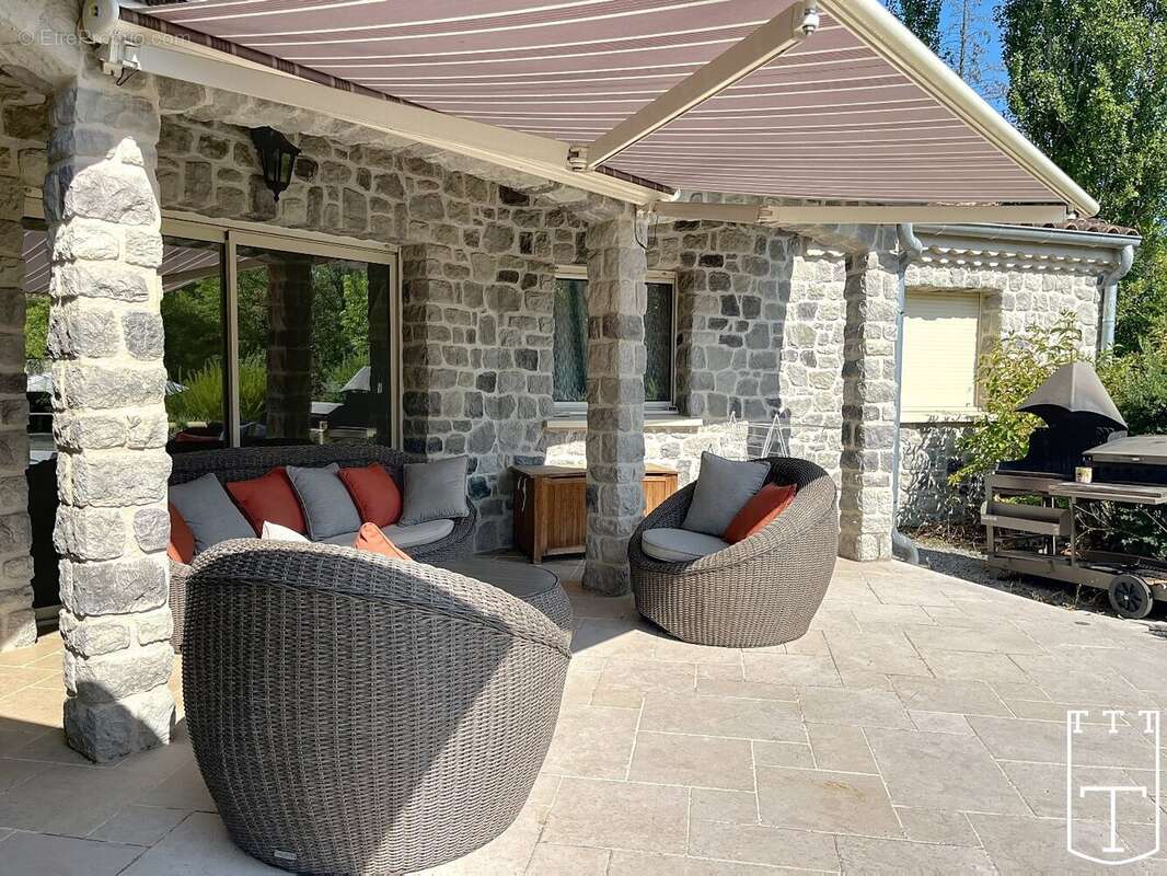 Élégante villa en pierre - photo 8
