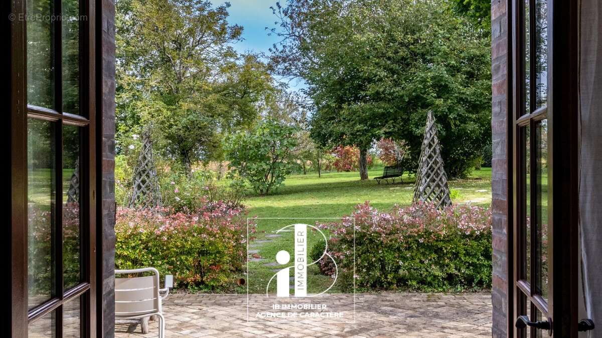 Maison à FONTAINEBLEAU