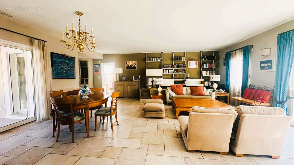 Maison à VAISON-LA-ROMAINE