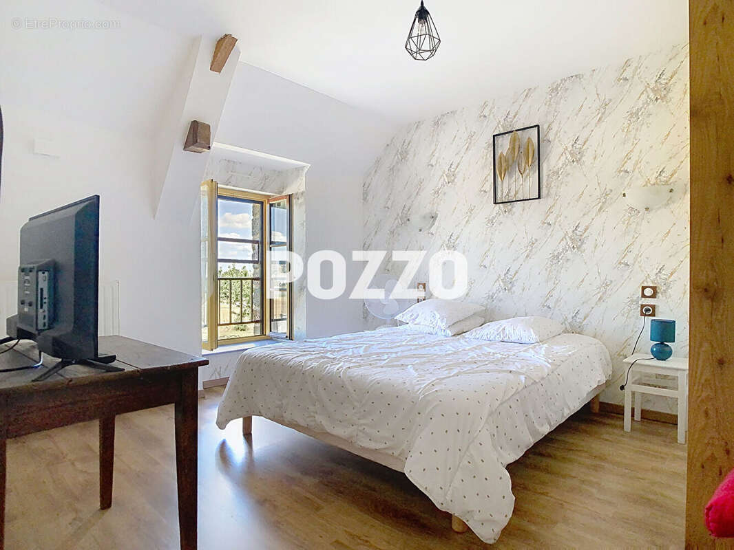 Maison à SAINT-GEORGES-DE-GREHAIGNE