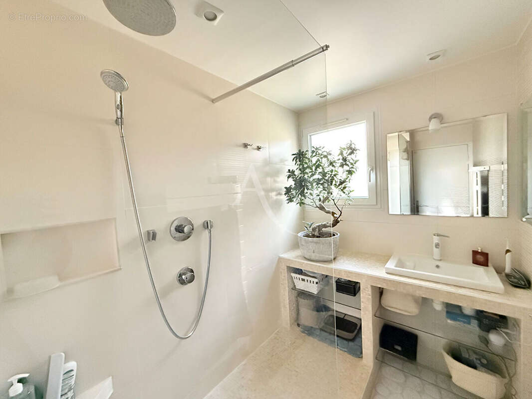 Appartement à LE PERREUX-SUR-MARNE