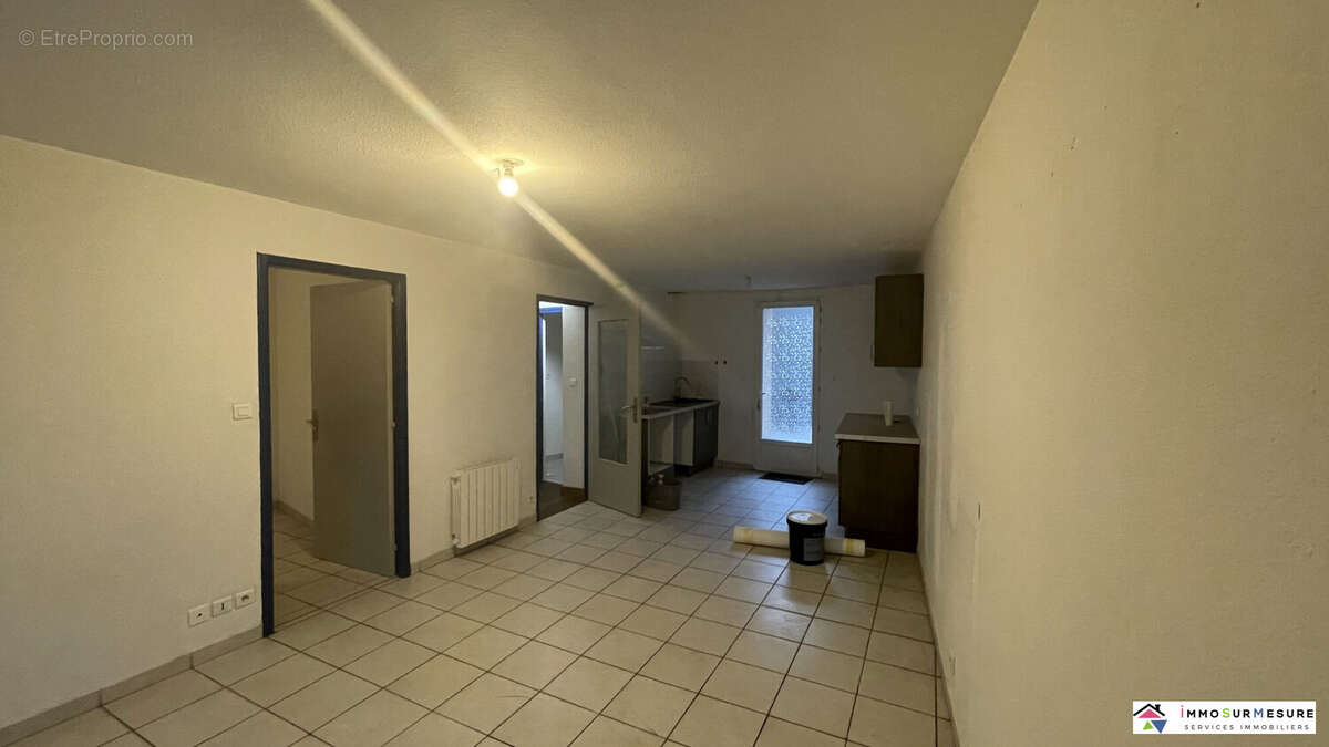 Maison à DECAZEVILLE