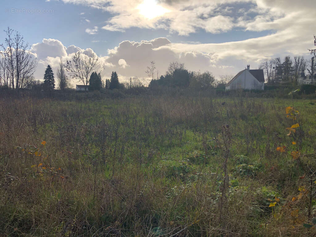 Terrain à MERU