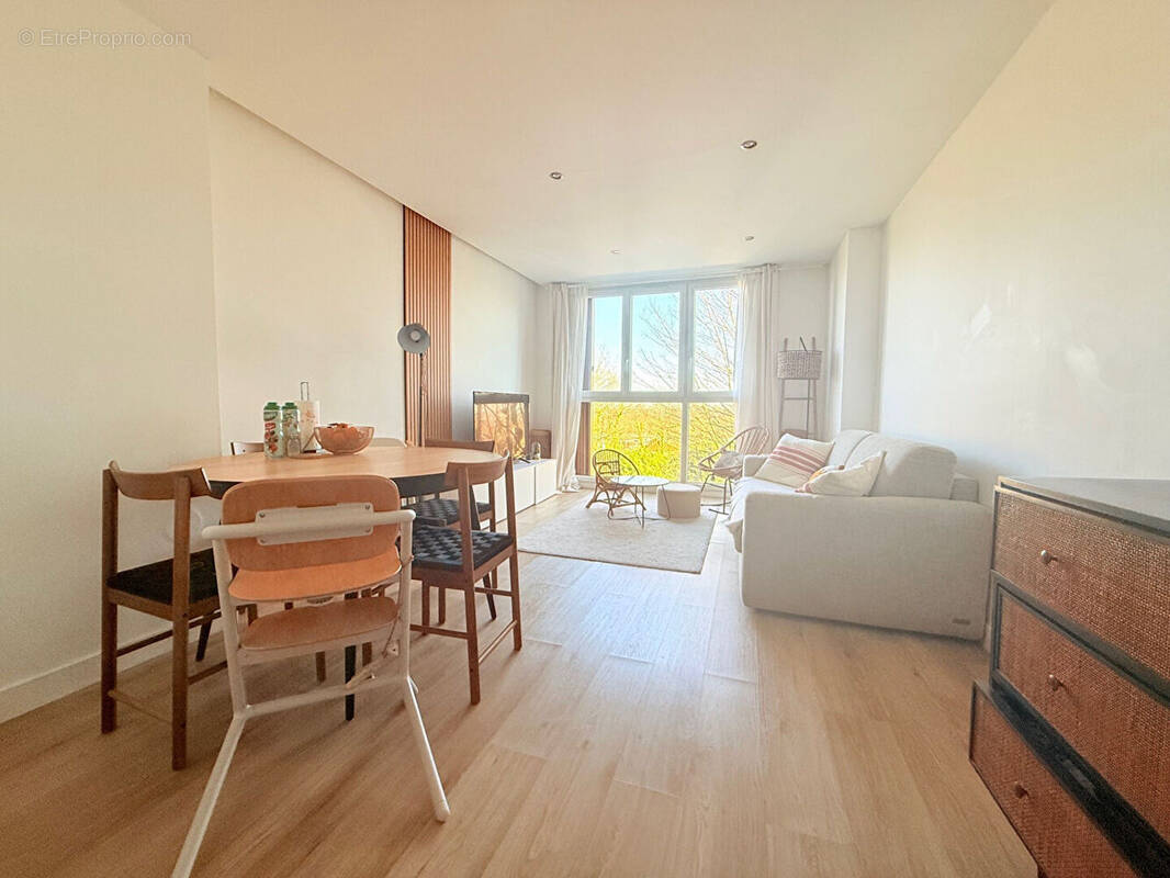 Appartement à SURESNES