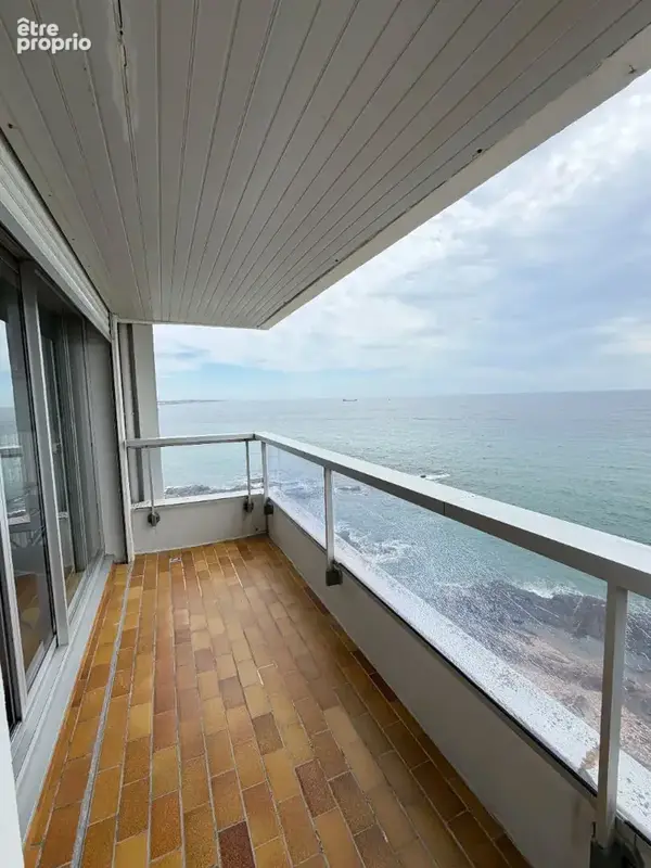 Appartement T3 face mer, 71m2 avec balcon, parking et cave - photo 4