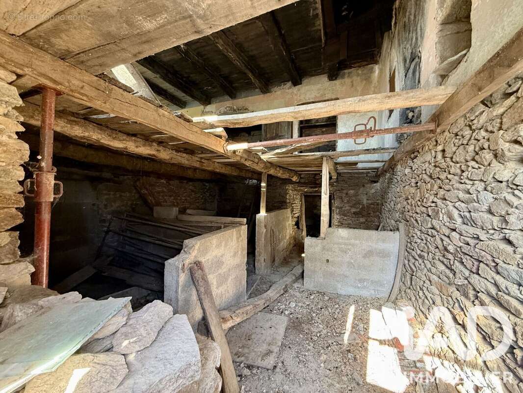 Maison 200 m² à Sauveterre-De-Rouergue  - photo 6