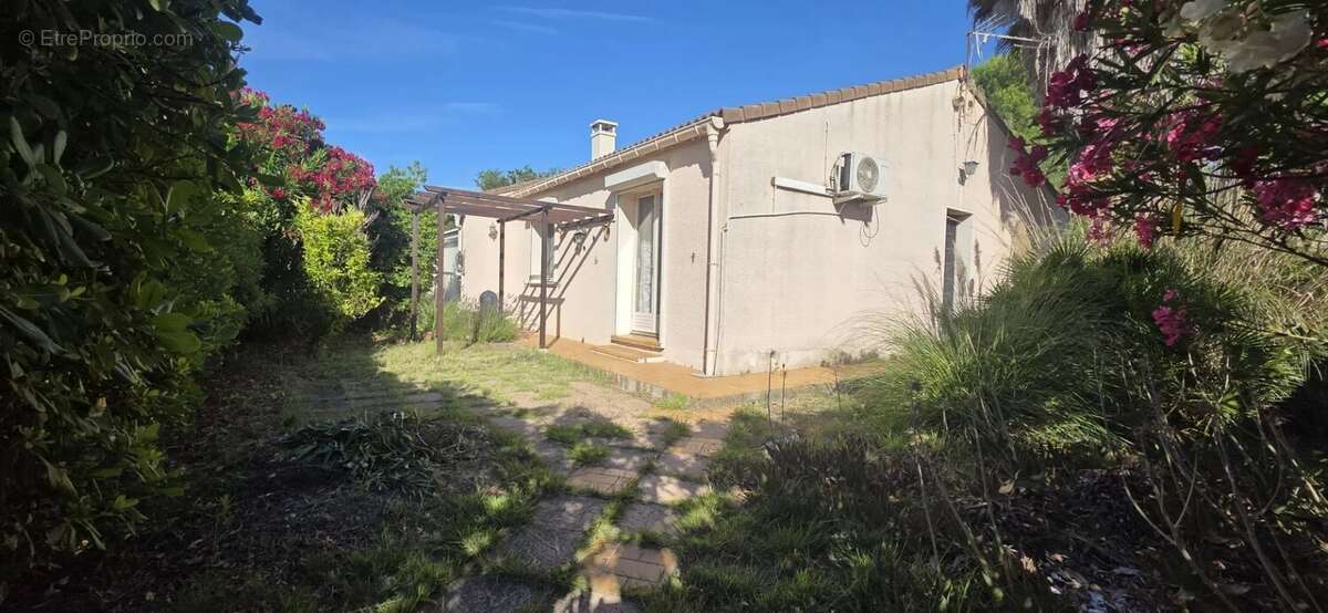 Maison à GINESTAS
