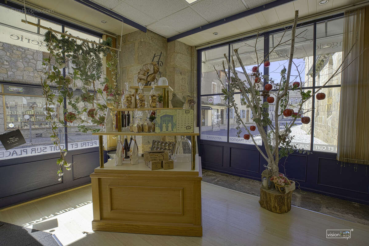 Commerce à LAROQUEBROU