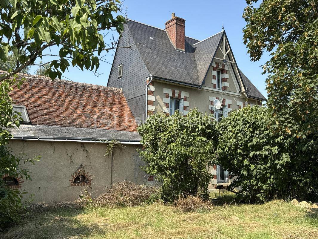 Maison à SAINT-CYR-SUR-LOIRE