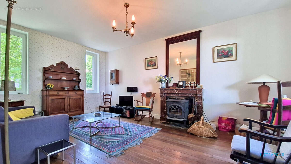 Maison à MOISSIEU-SUR-DOLON