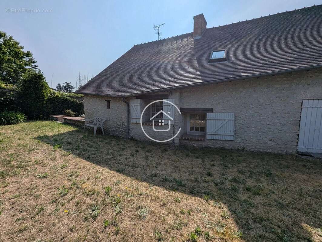 Maison à LA CHAUSSEE-SAINT-VICTOR