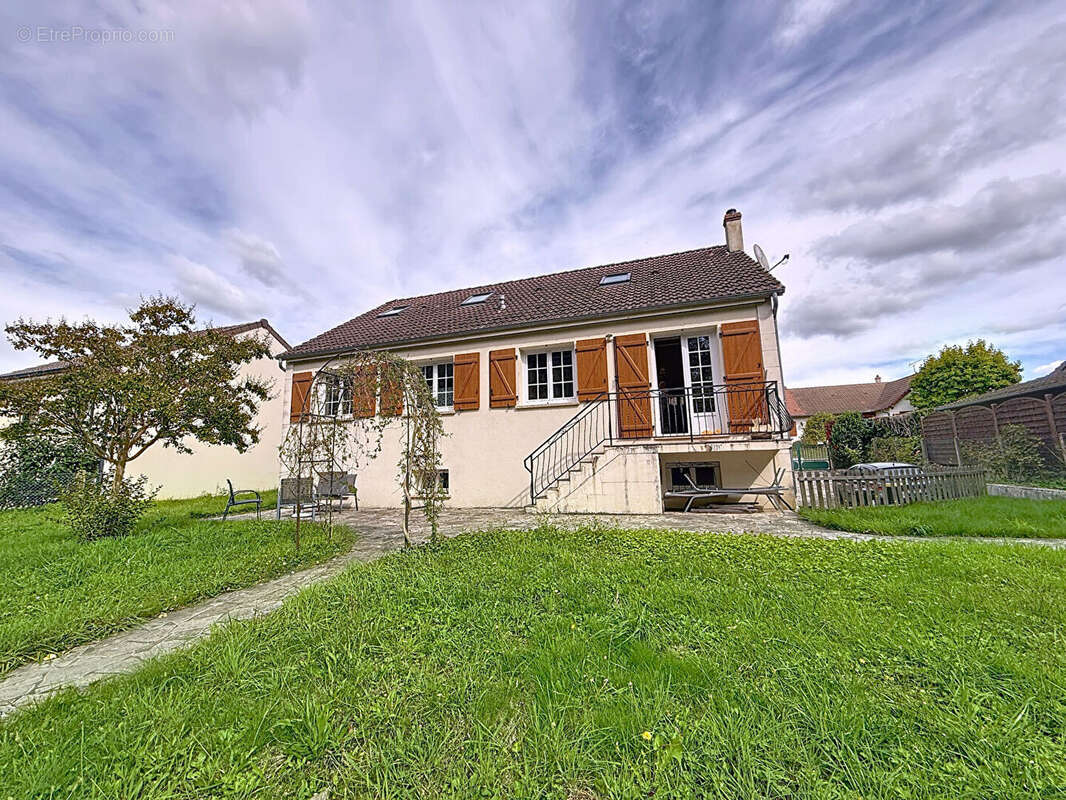 Maison à CHOUZY-SUR-CISSE