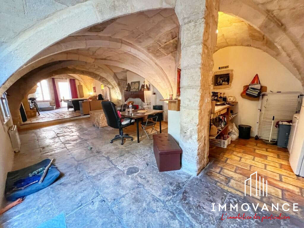 Maison à SAINT-BRES