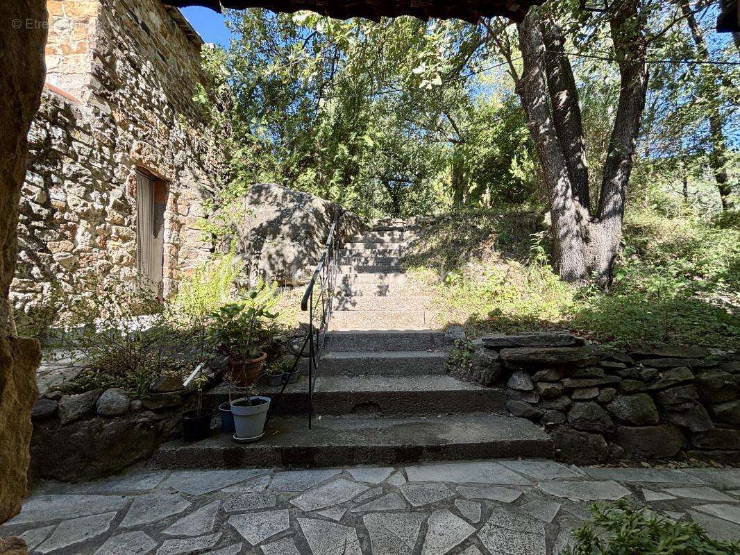 Maison à SAINT-PRIVAT