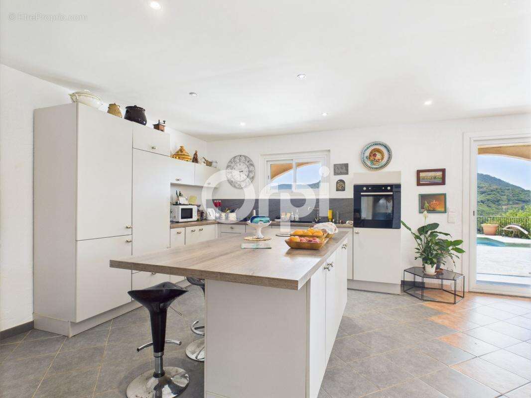 Maison à LES ADRETS-DE-L&#039;ESTEREL