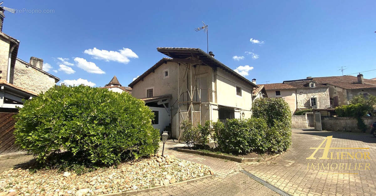 Ensemble immobilier en pierre centre Brantome 24310 - photo 3
