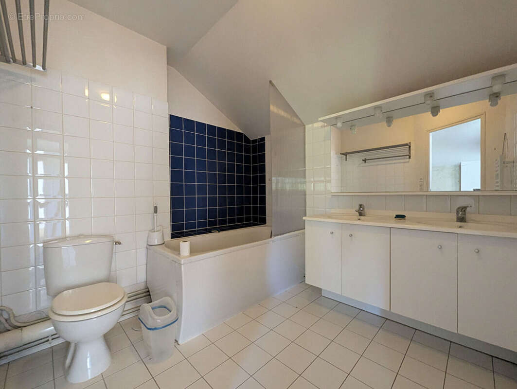 Maison à LONGUE-JUMELLES