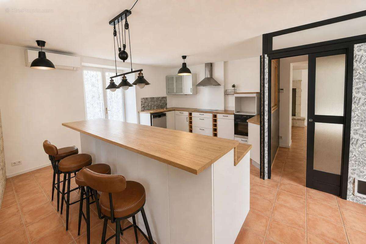 Majestueuse maison 245 m² avec jardin à Neuville - photo 6