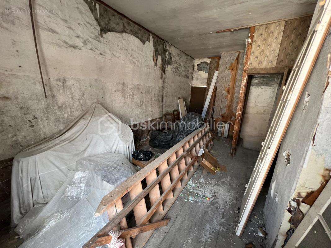 Maison 77m2 a rehabiliter entierement + petit jardin - photo 4