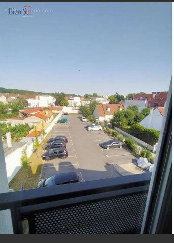 Appartement à SAINTE-GENEVIEVE-DES-BOIS