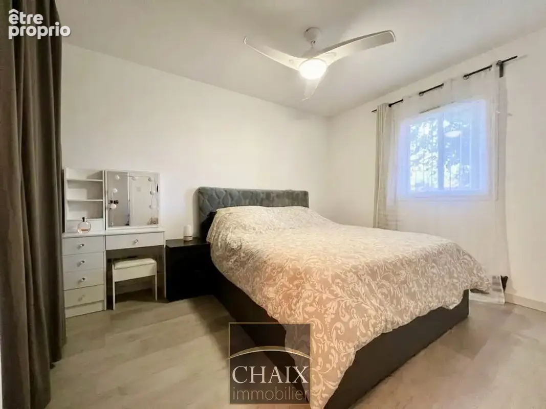 13400 AUBAGNE - Appartement type 3 rez-de-jardin avec extérieur et parking dans le centre - photo 11