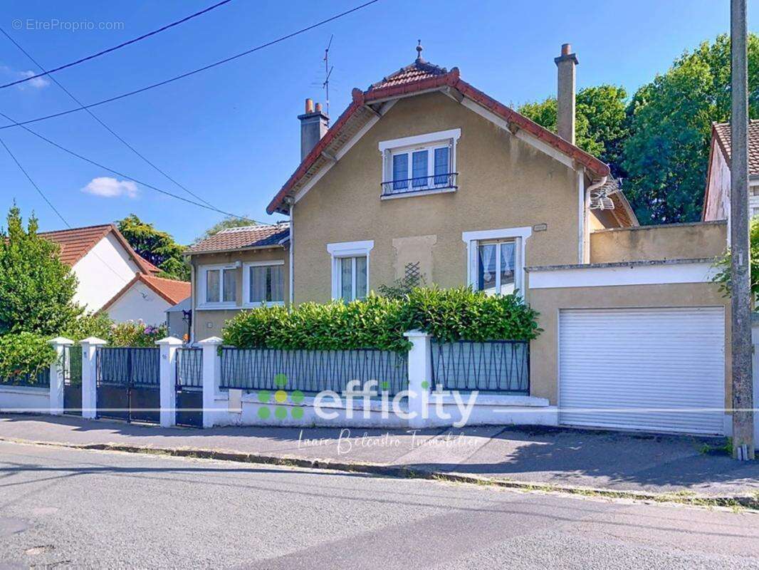 Maison à VILLECRESNES