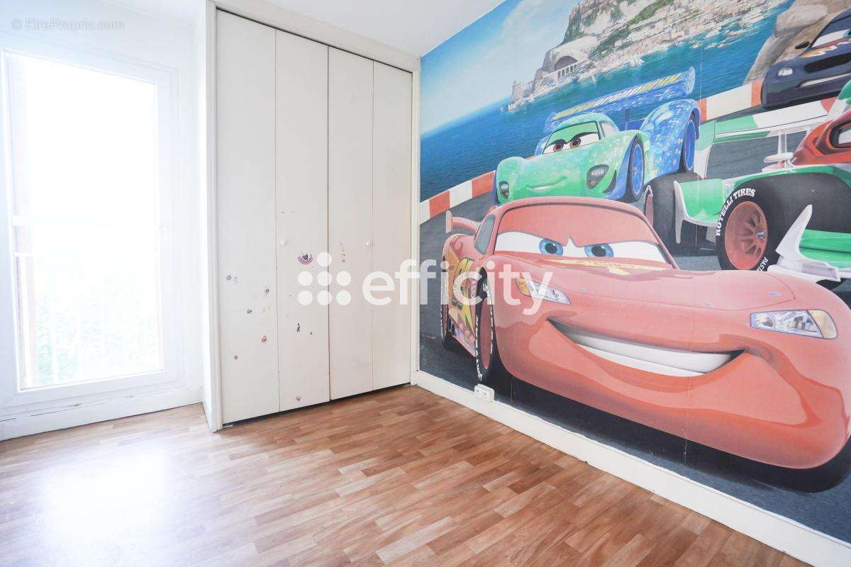 Appartement à FRESNES