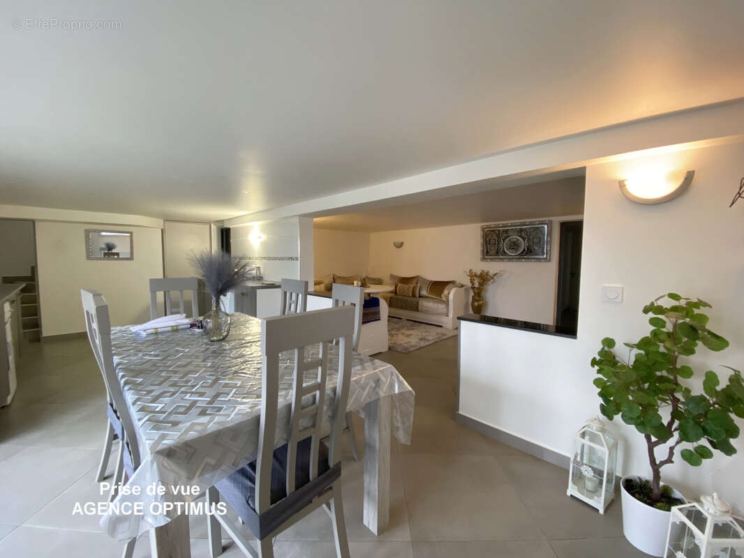 Maison à VILLENEUVE-SUR-YONNE