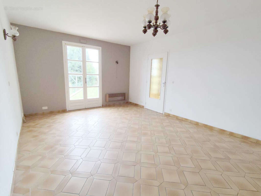 Maison à SAINT-VICTEUR