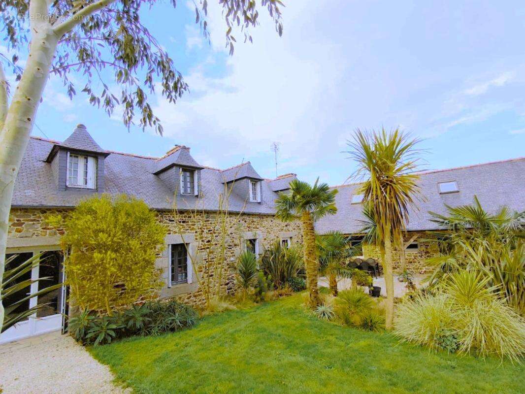 Maison à PLOEZAL