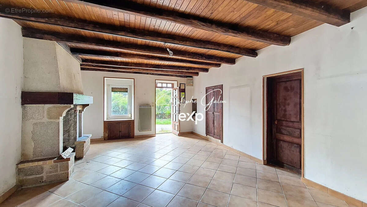 Maison à CHATEAUPONSAC