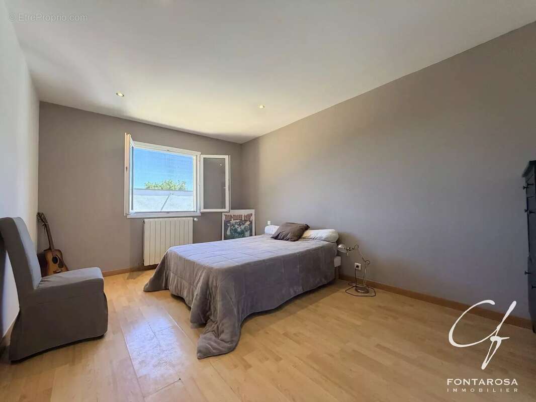Maison 6 pièces + maison 3 pieces - puget sur argens - photo 11
