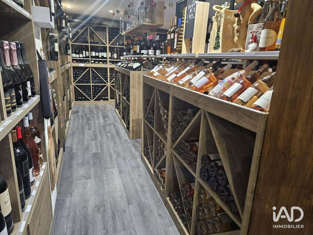 Photo 2 - Commerce à PLOZEVET