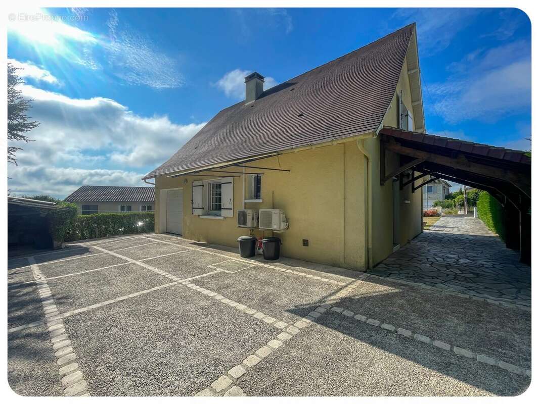 Maison à COULOUNIEIX-CHAMIERS