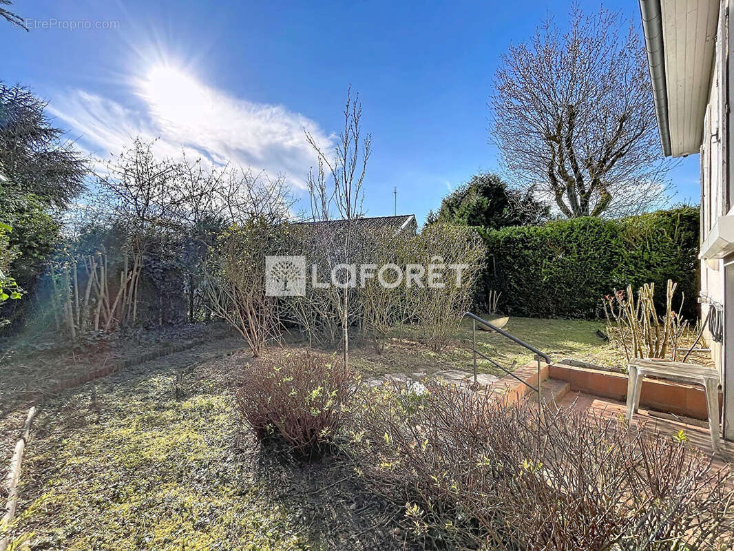 Maison à SAINT-JEAN-DE-LA-RUELLE