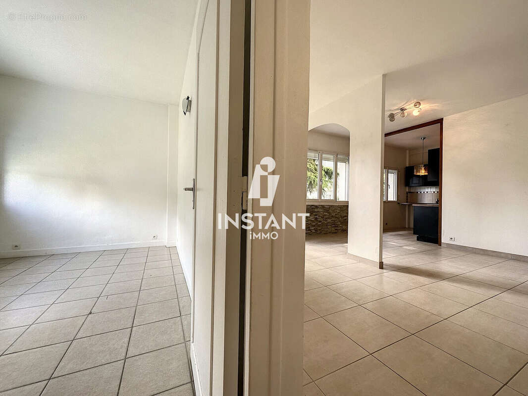 Appartement à SAINT-MAUR-DES-FOSSES