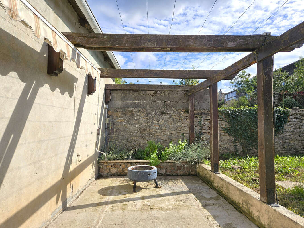 Maison à AGEN-D&#039;AVEYRON